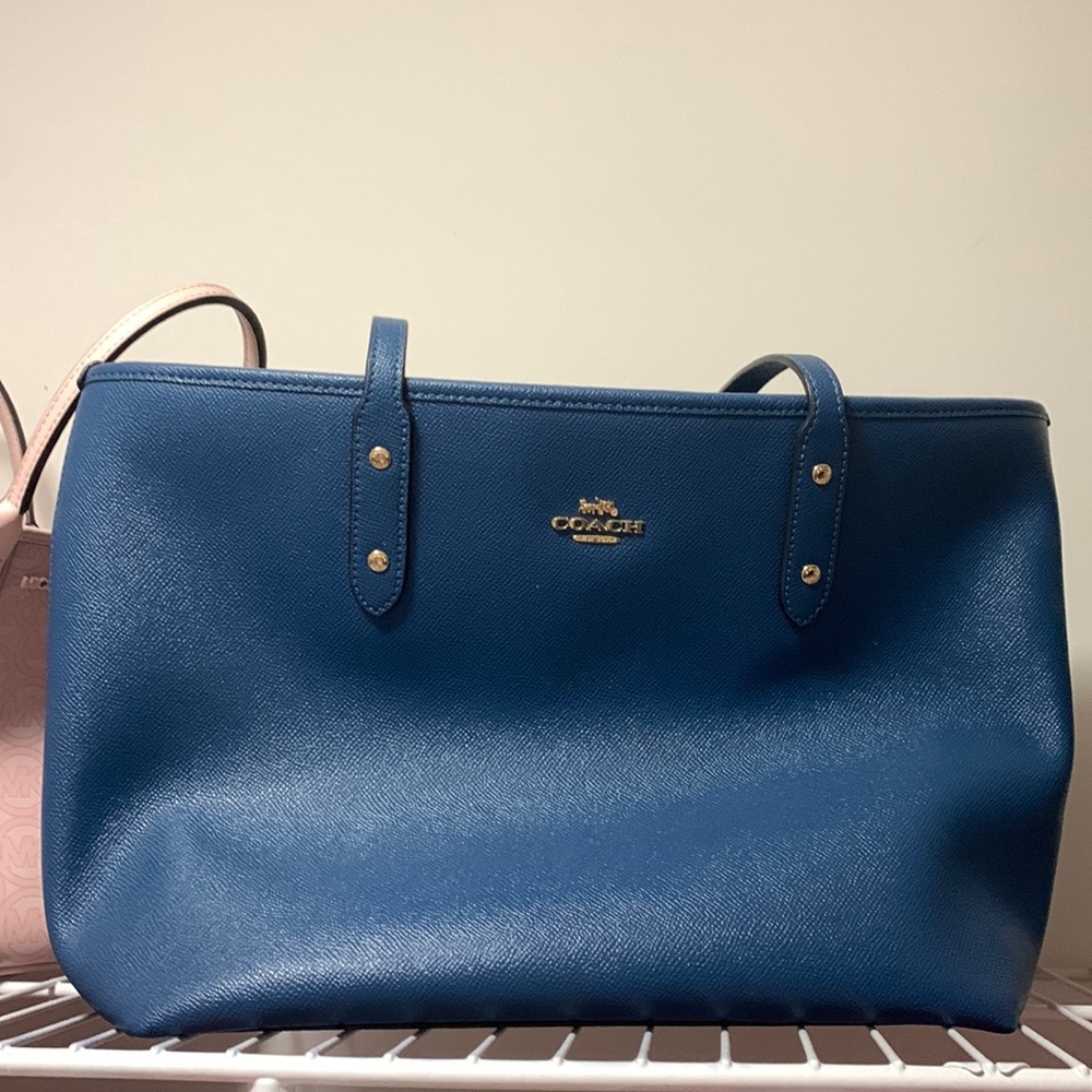 Blue zipper tote